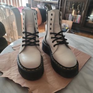 Dr. Martens White Jadon